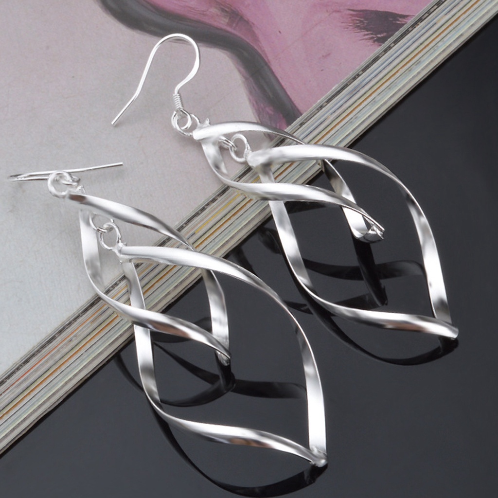 Khuyên tai dáng dài tạo hình độc đáo quyến rũ cho nữ