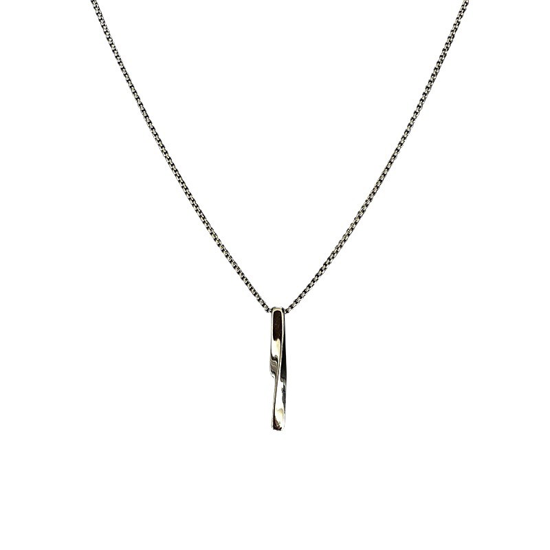 Vòng cổ thiết kế bất đối xứng phong cách hip hop cá tính thời trang