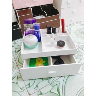 Kệ mĩ phẩm 2 tầng nhỏ màu trắng,khay son 15 ô