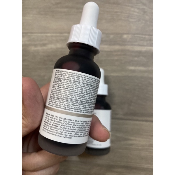 - Tẩy da chết hoá học The Ordinary Peeling Solution AHA 30% + BHA 2%