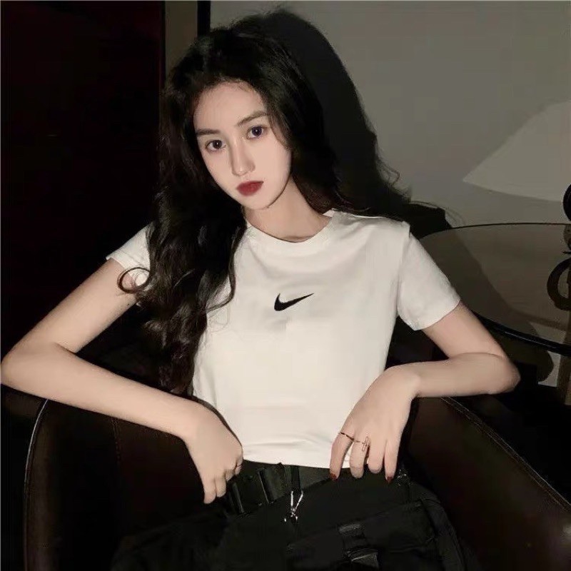 ÁO CỔ TRÒN THÊU NIKE DÁNG XINH