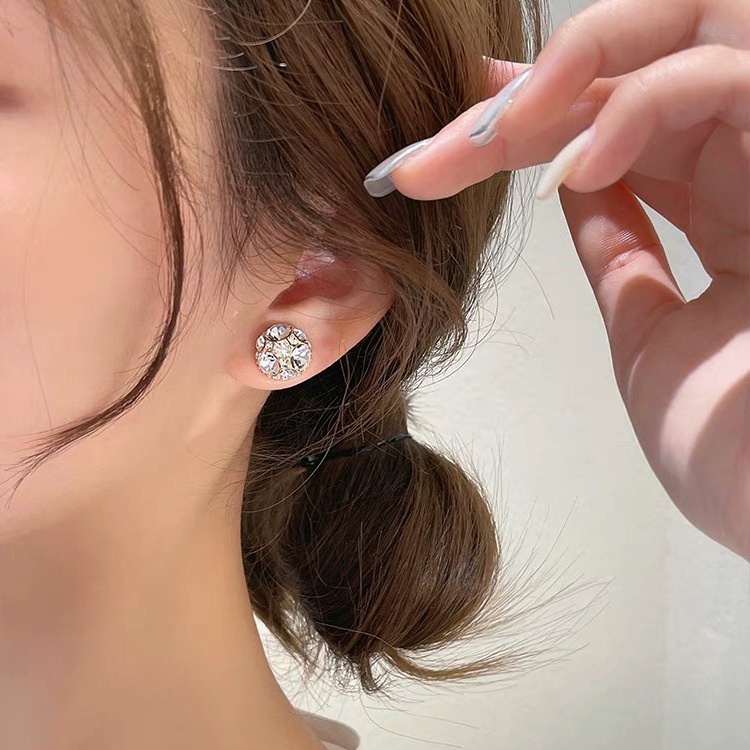 Khuyên Tai Dạng Kẹp Tròn Đính Đá Zircon Không Xỏ Lỗ Thời Trang