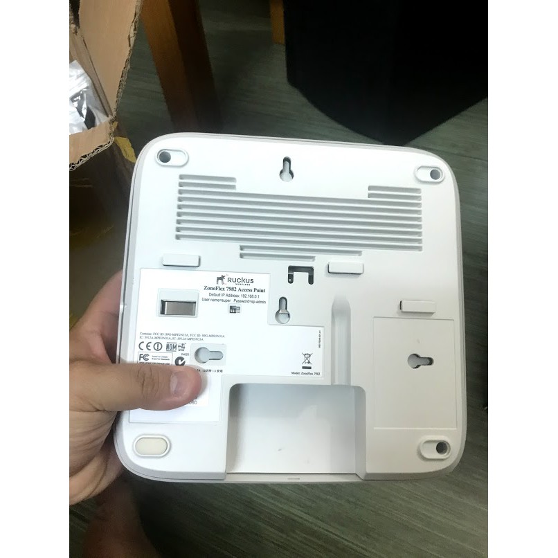 Thiết bị phát wifi Ruckus 7982