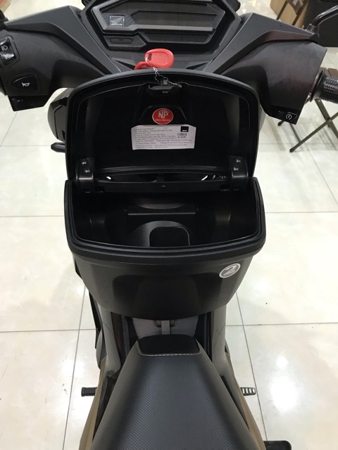 Thùng giữa Givi G12N kèm Pát Zin WinnerX