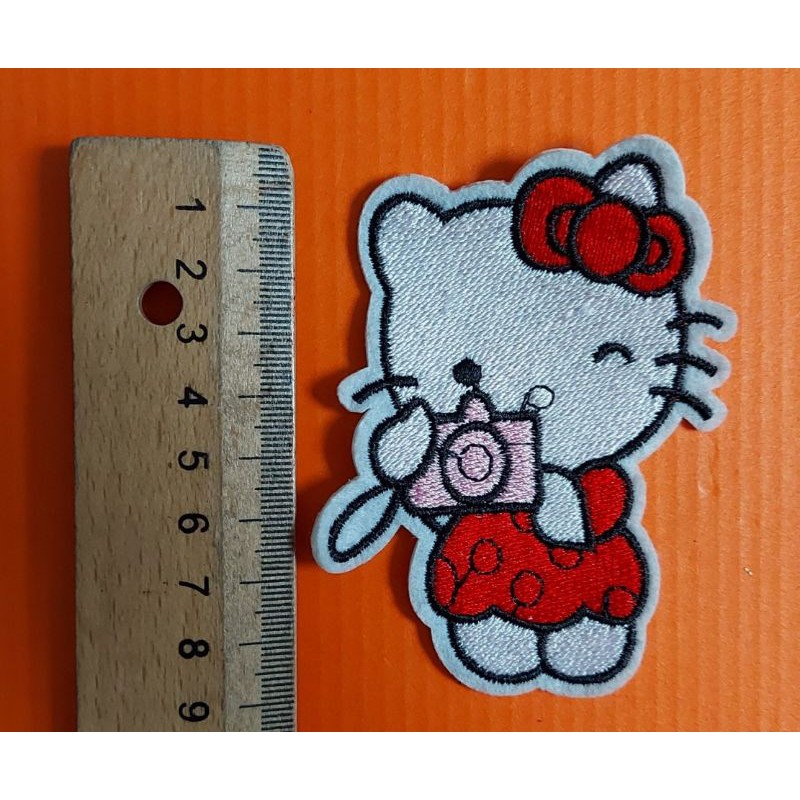 Hình ủi và hình may trang trí