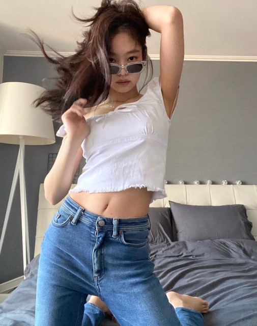 Áo Trễ Vai Trắng Giống Jennie Blackpink