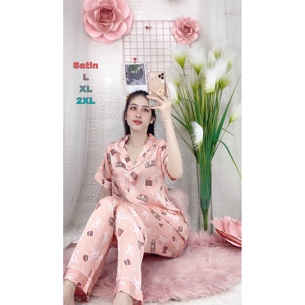 ĐỒ BỘ PIJAMA LỤA SATIN IN HÌNH QUẦN DÀI TAY NGẮN | BigBuy360 - bigbuy360.vn
