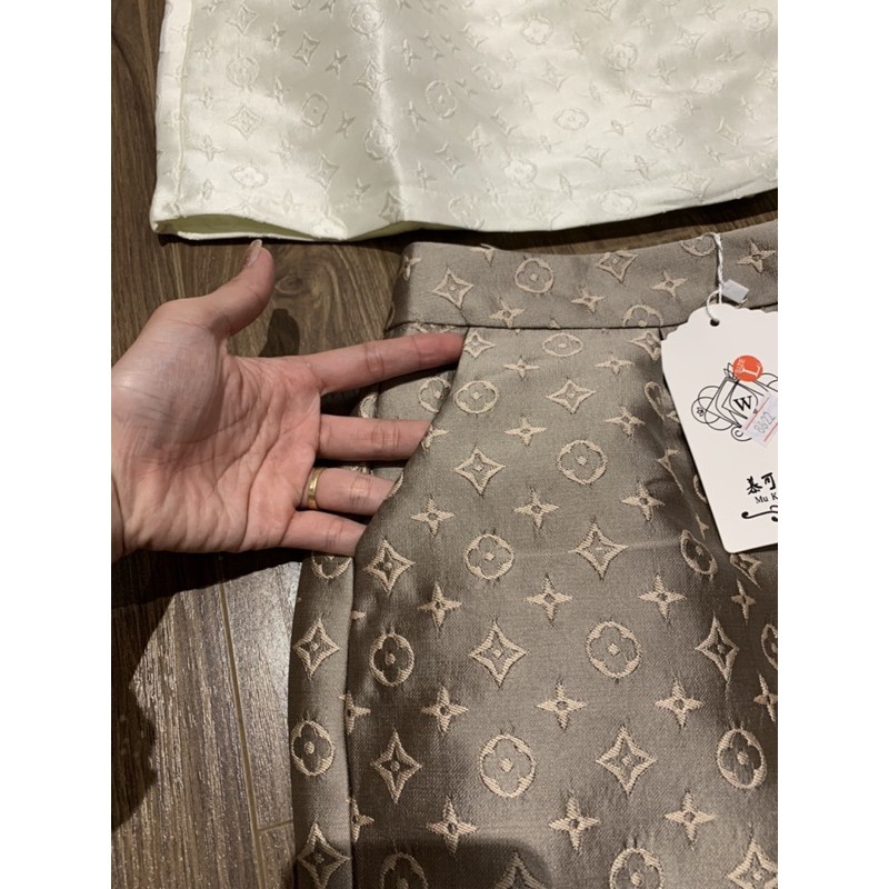 Chân váy phồng tacta hoạ tiết | BigBuy360 - bigbuy360.vn