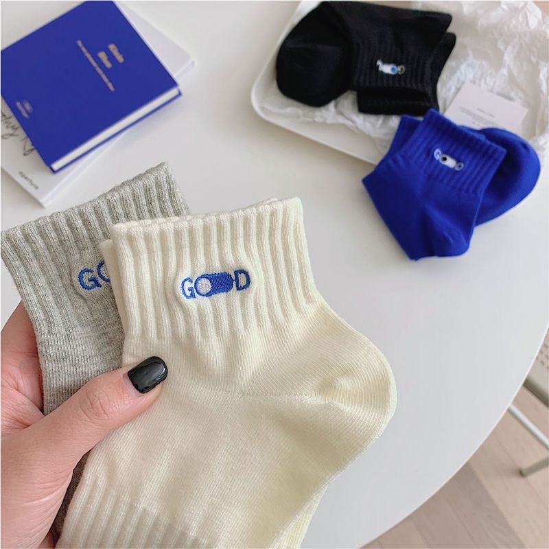Vớ Thể Thao Xuân Thu 4 Kiểu In Chữ Đơn Giản Dễ Phối Đồ Cho Nữ