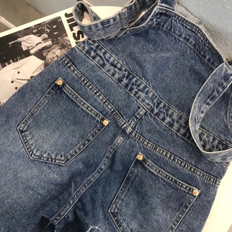 Quần yếm jeans ống lửng Balenciaga