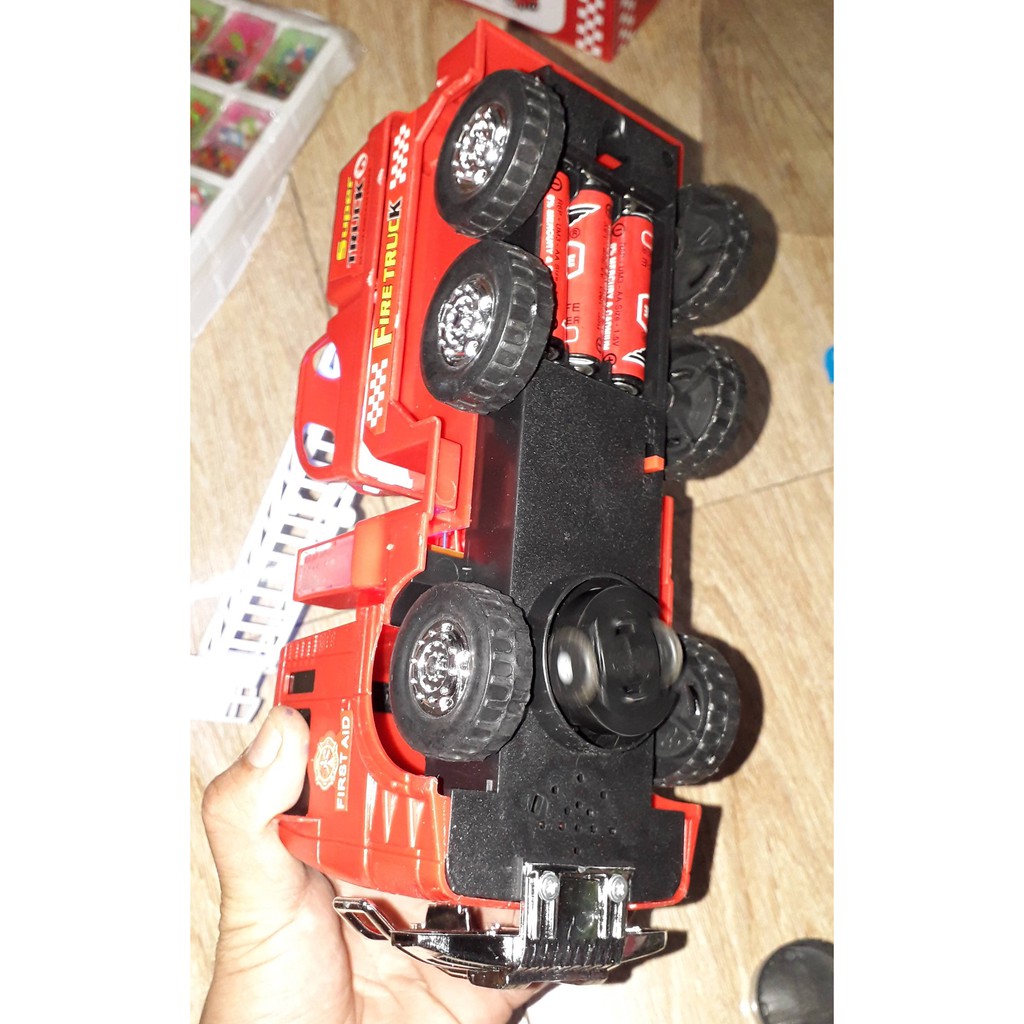 Xe mô hình xe thang cứu hộ bằng nhựa chạy pin có nhạc và đèn led rất đẹp-tặng kèm pin kích thước 20x18x8 cm