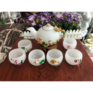 Bộ ấm trà chạm hoa sen với chạm hoa văn đá bạch ngọc