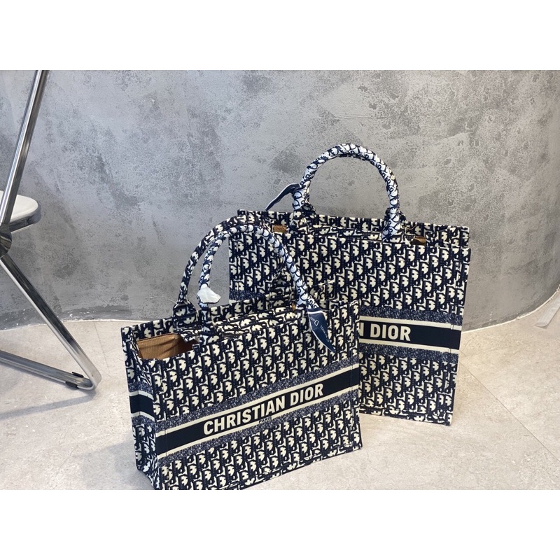 Túi hoạ tiết size 36-41 màu xanh than chất đẹp đựng cả thế giới