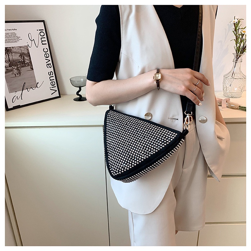 Túi Tam Giác Cầm Tay Phong Cách Hàn Quốc Mới 2022 NB00241