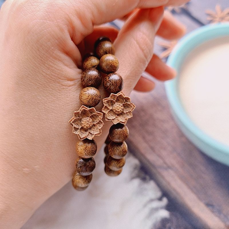 Vòng Tay Trầm Tốc 8ly Mix Chamr Hoa Sen - N110