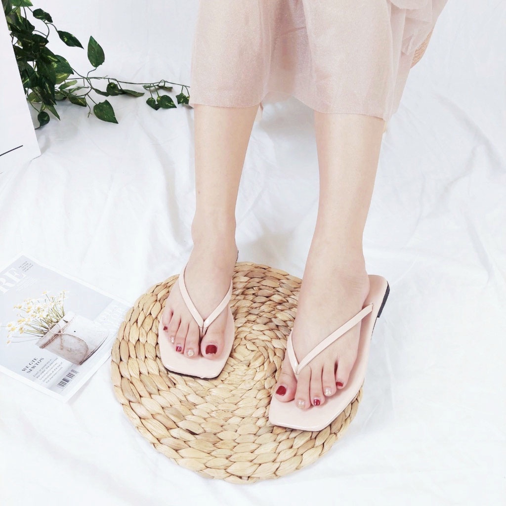 Dép quai kẹp mũi vuông đơn giản mà cá tính sang chảnh đi chơi