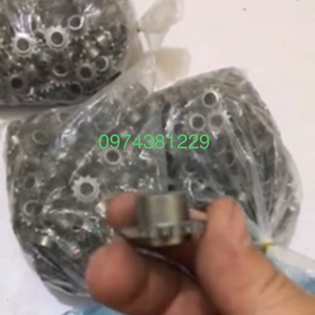Nhông đề xe máy chế xiên quay nướng chả