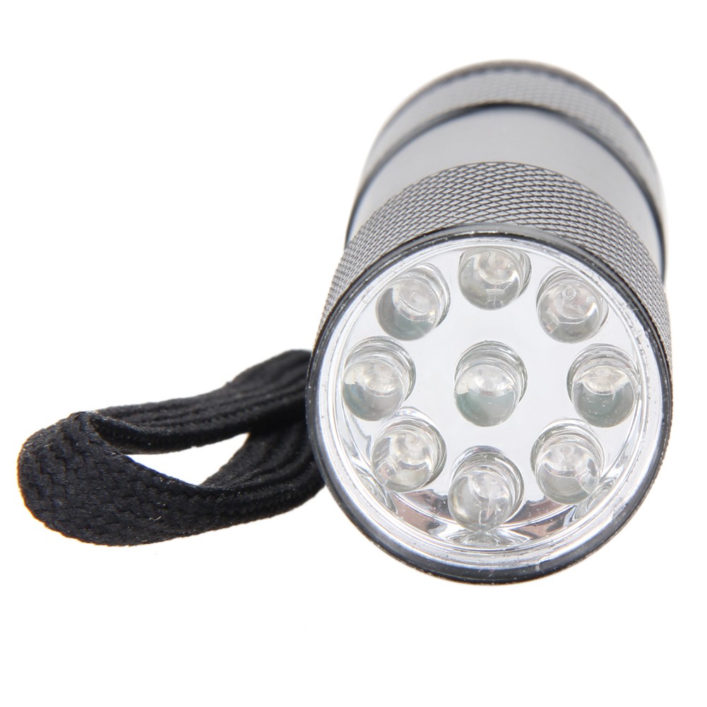 Đèn pin chất liệu nhôm cao cấp với 9 đèn LED hình dáng nhỏ