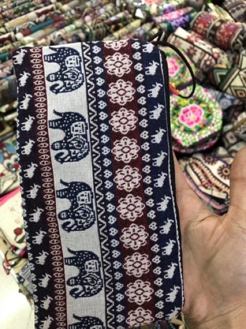 Ví sò to thổ cẩm