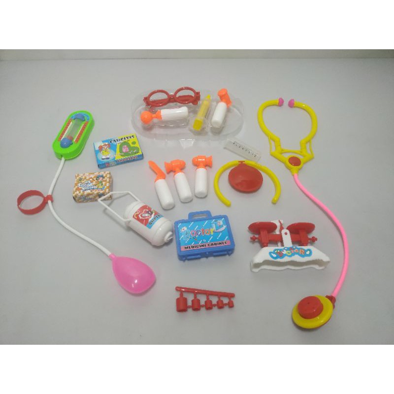 Hộp đồ chơi tập làm bác sĩ 17 món bằng nhựa ( ảnh do shop tự chụp )