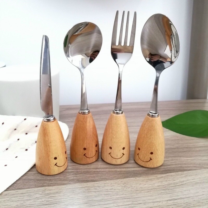Set/Bộ 4 món dụng cụ ăn uống đủ đồ cho gia đình và trẻ nhỏ,bộ dao dĩa hình mặt cười