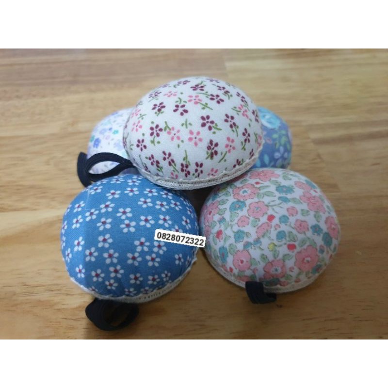 Gối Ghim Kim Đeo Tay Mẫu Ngẫu Nhiên.