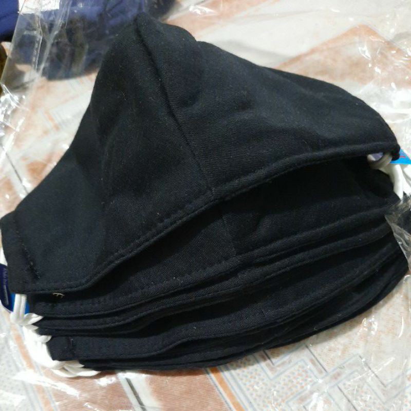 khẩu trang màu đen