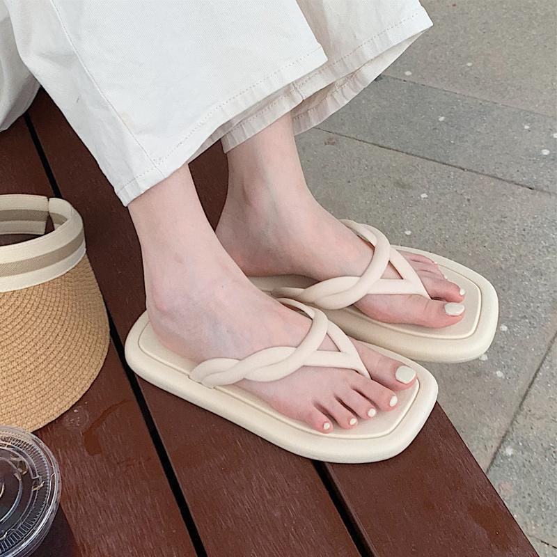 Dép nữ xỏ ngón sandal quai chéo đi biển  TANDA XN003