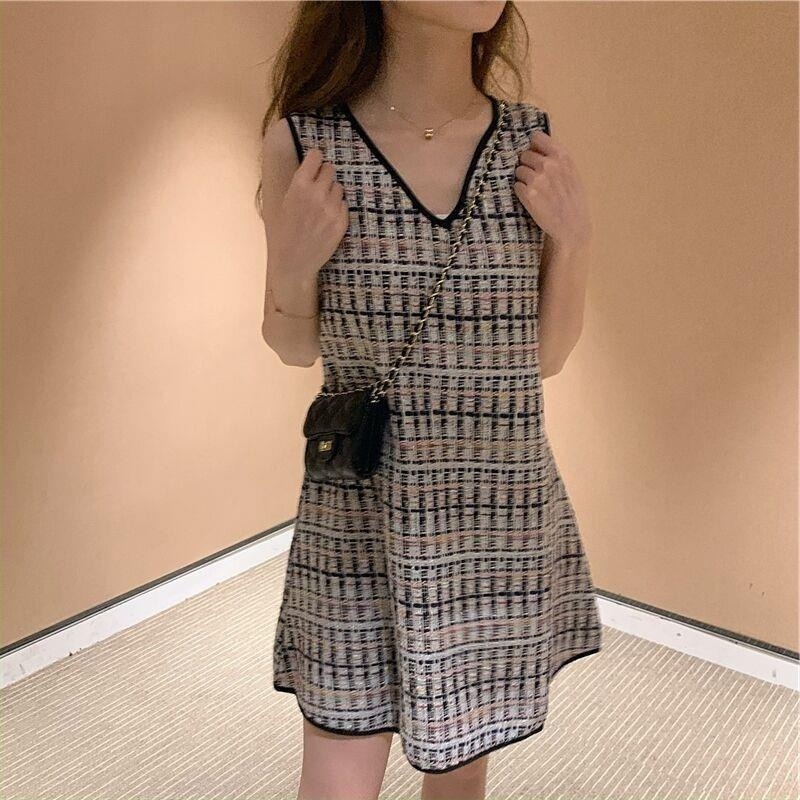 Áo Thun Nữ Tay Ngắn In Hình Thời Trang