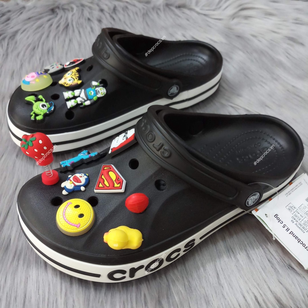 Giàydép Cross đế bánh mì màu đen viền trắng tặng thêm 12 sticker cross