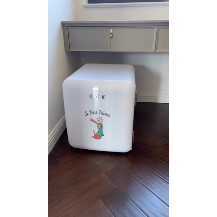 Tủ lạnh bảo quản mỹ phẩm chính hãng HCK BC-46COA 42L phiên bản hoàng tử bé Le Petit Prince phong cách retro