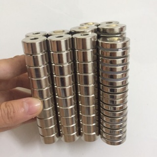 Nam châm viên đất hiếm hít bi sắt  20x10 có lỗ vát 6mm