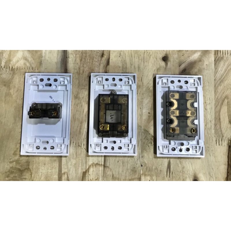 Mặt ổ cắm 2 chấu đơn , đôi, ba S18U, S18U2, S18U3 250V-16A