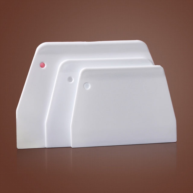 Miếng Vét/ cắt bột Nhựa Trắng