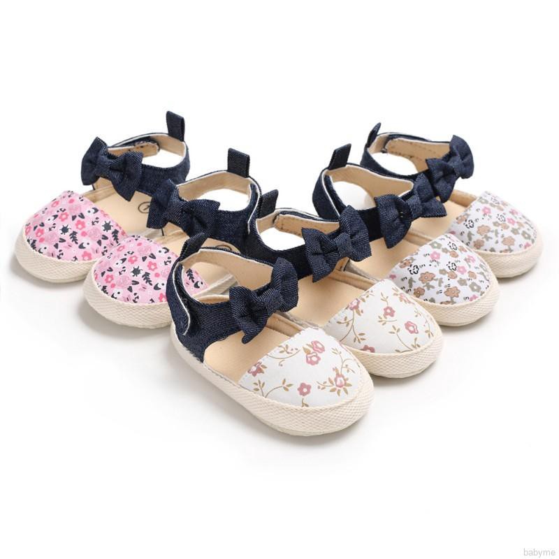 Giày sandal bít mũi in hoa thời trang mùa hè cho bé gái