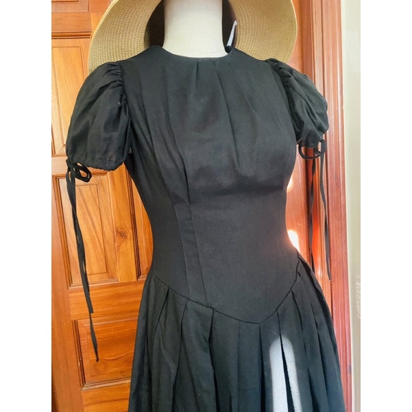 Đầm thiết kế Cecil