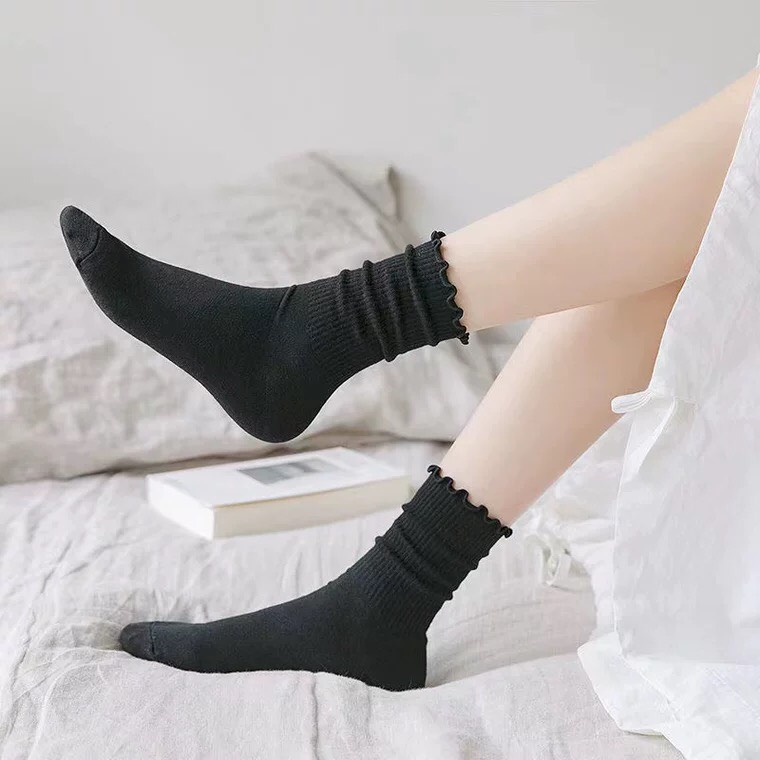 Tất trơn cổ cao Vintage dễ phối đồ