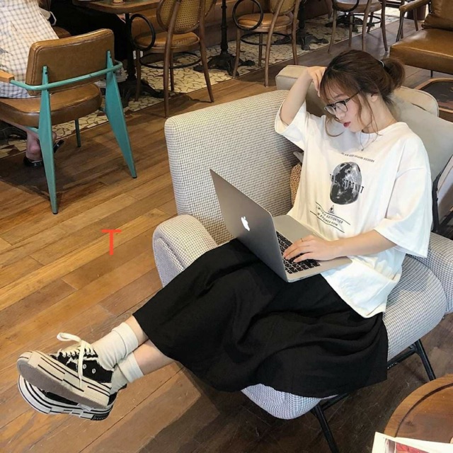 Sét áo The Astronus tici + châm váy đen THG769