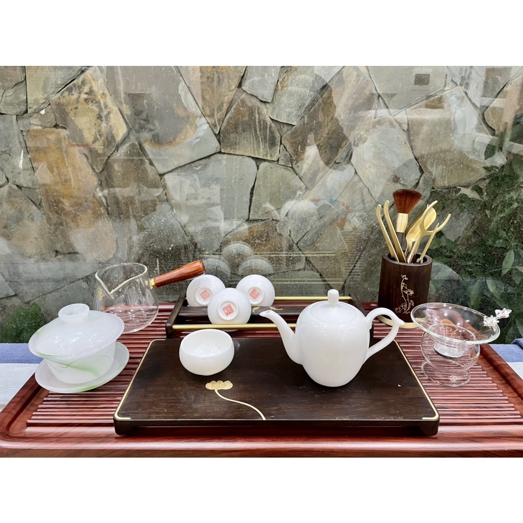 Ấm trà sứ Bạch Định - Mỹ Nhân Kiên