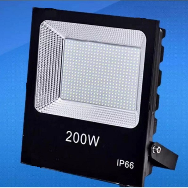 Đèn Pha Led Công Suất 200W Điện 220V Ngoài Trời Ip66 Chống Nước, Chống Bụi.(Bảo Hành 12 Tháng)