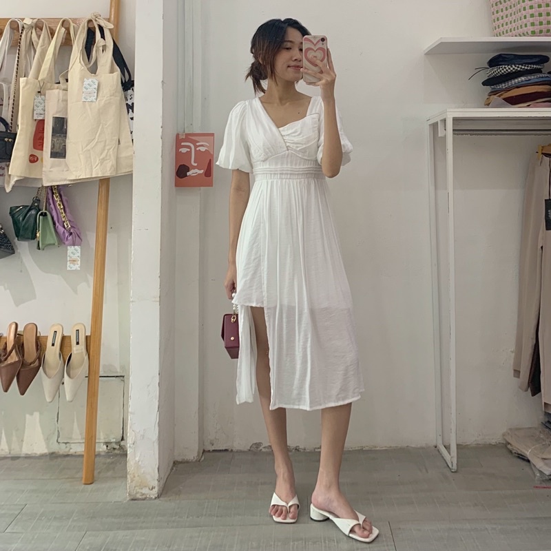 Đầm trắng midi xoè
