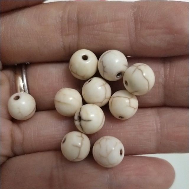 2 viên Đá san hô size 8mm, 10mm màu kem