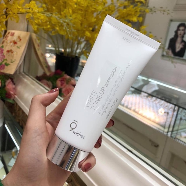 Kem body 9Wishes Dưỡng Trắng Nâng Tông Da Chống Nắng White Tone Up Body Serum