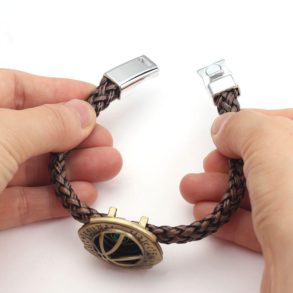 Vòng Tay Bện Dây Mặt Hình Báo Đen Phong Cách Iron Man Thời Trang Unisex