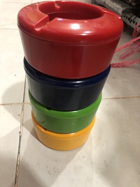 Gạt tàn thuốc nhựa