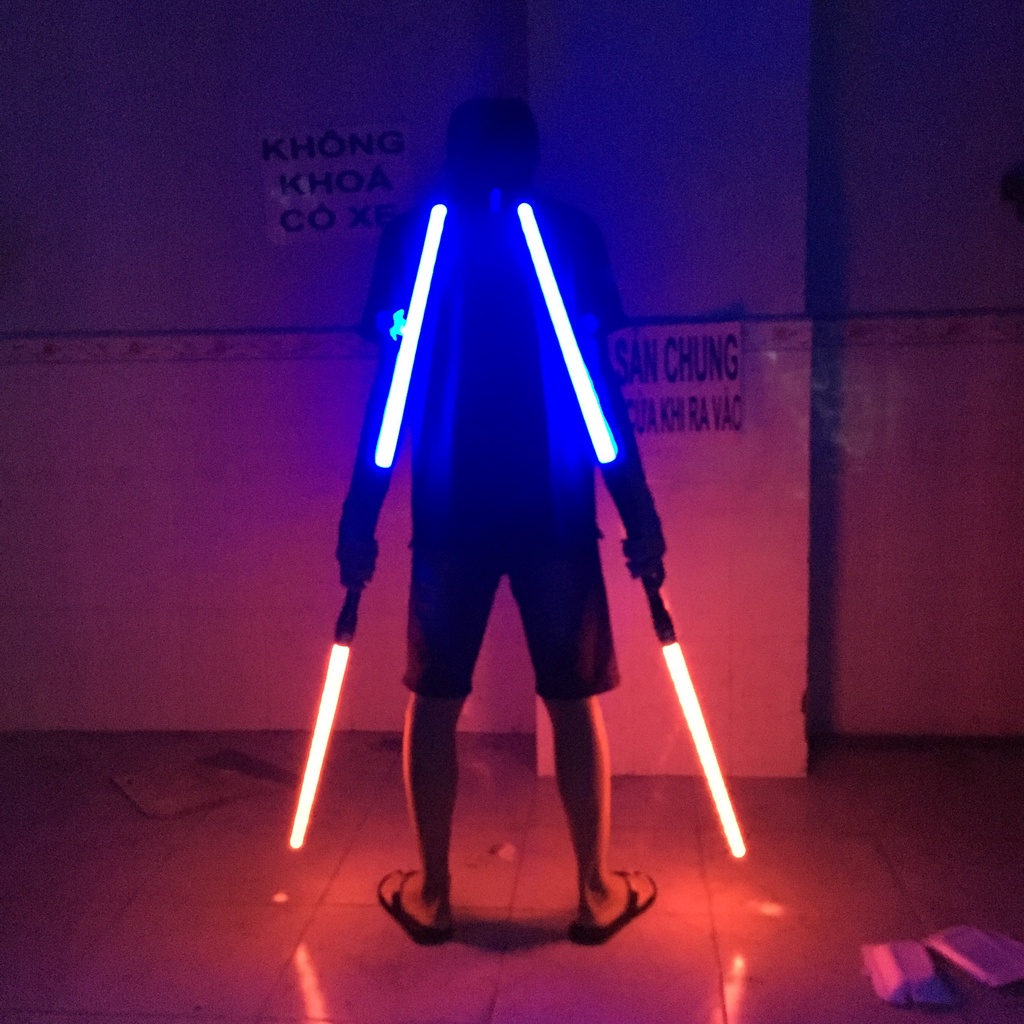 Đồ chơi kiếm nhựa Katana - Kiếm laze nối liền - Kiếm phát sáng có đèn và âm thanh có tặng kèm pin