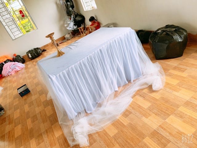 Khăn quây bàn tiệc - ib mẫu