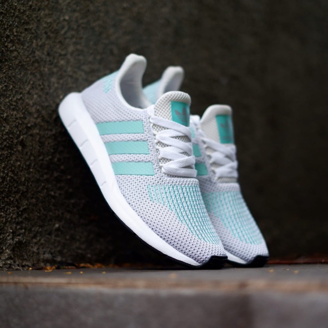 Giày Bata Adidas Swift Run Thời Trang Năng Động