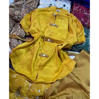 Đồ lam đi chùa gấm lụa đính nơ trước