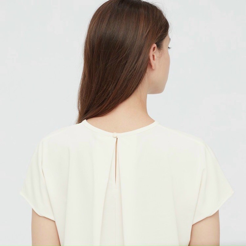 Áo kiểu phong cách cổ điển